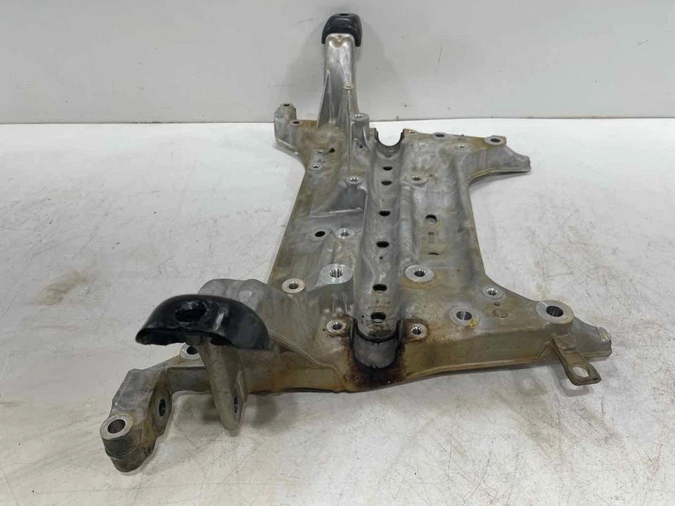 Se adapta a HONDA CIVIC 2022-2025 2,0 L Subchasis delantero Crossmember Cuna OEM Foto 2 de 4