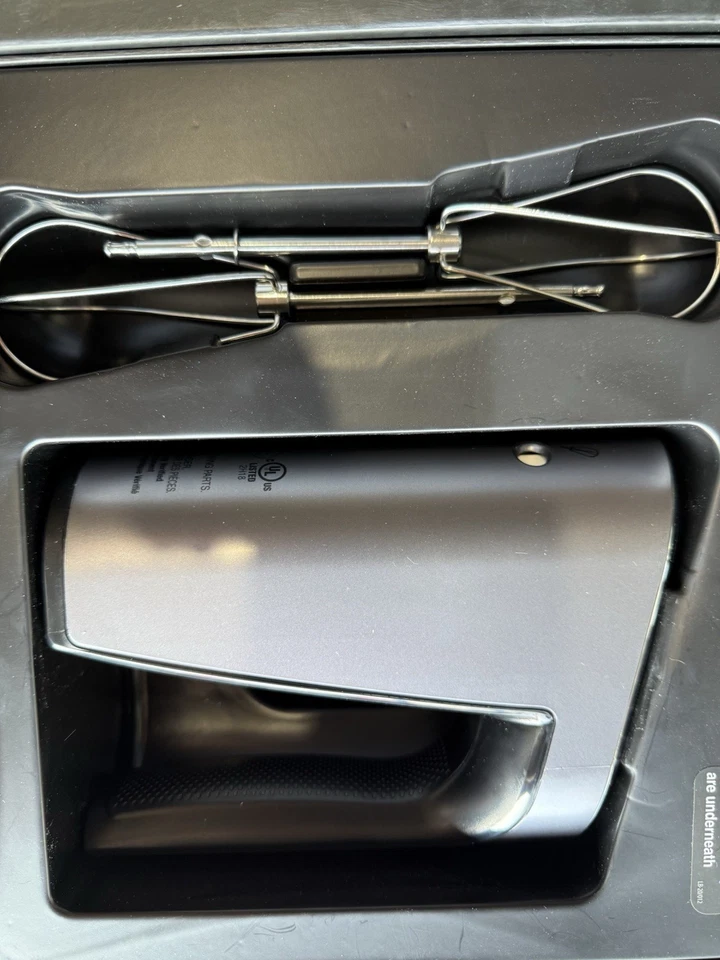 Cuisinart EvolutionX 5-Speed Cordless Hand Mixer - Image 2 of 4