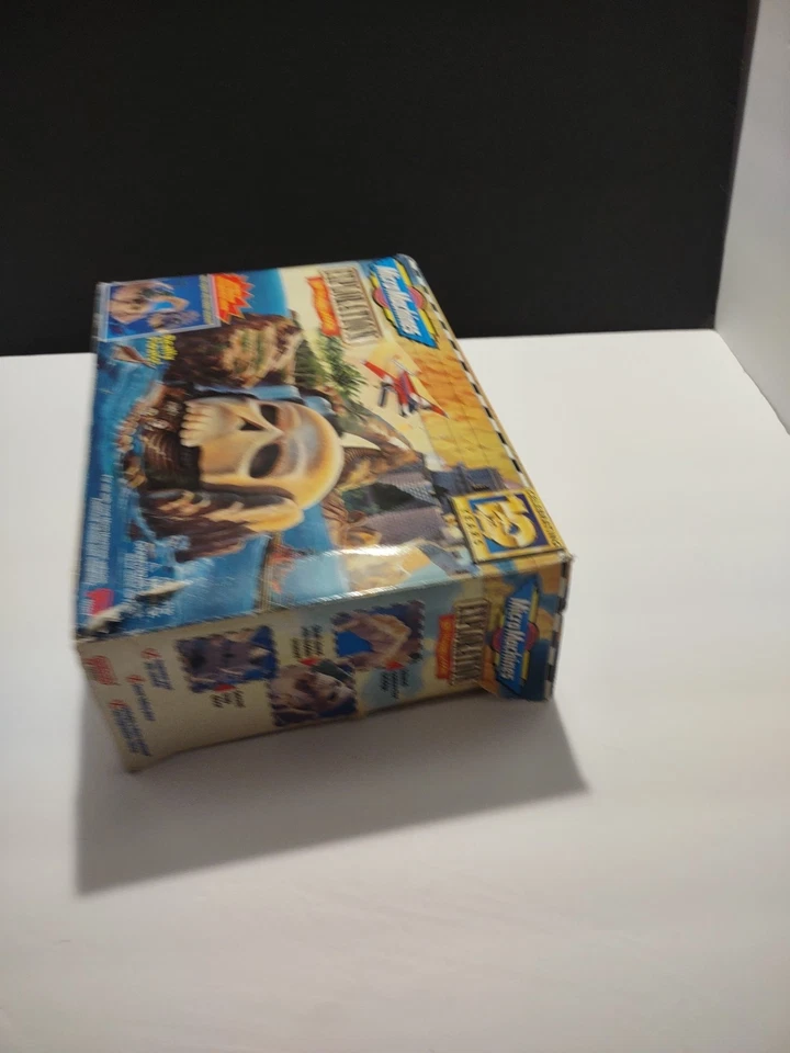 1996 Micro Machines Exploration LOST TREASURE LAGOON Pirate/Skull Island - Image 3 of 4