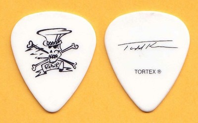 Slash and the Conspirators Todd Kerns Unterschrift Gitarrenplektron   2010 Tour