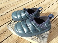 New North Face Boys Youth Thermal Tent Mule II Slippers Unused Apparel Clothing