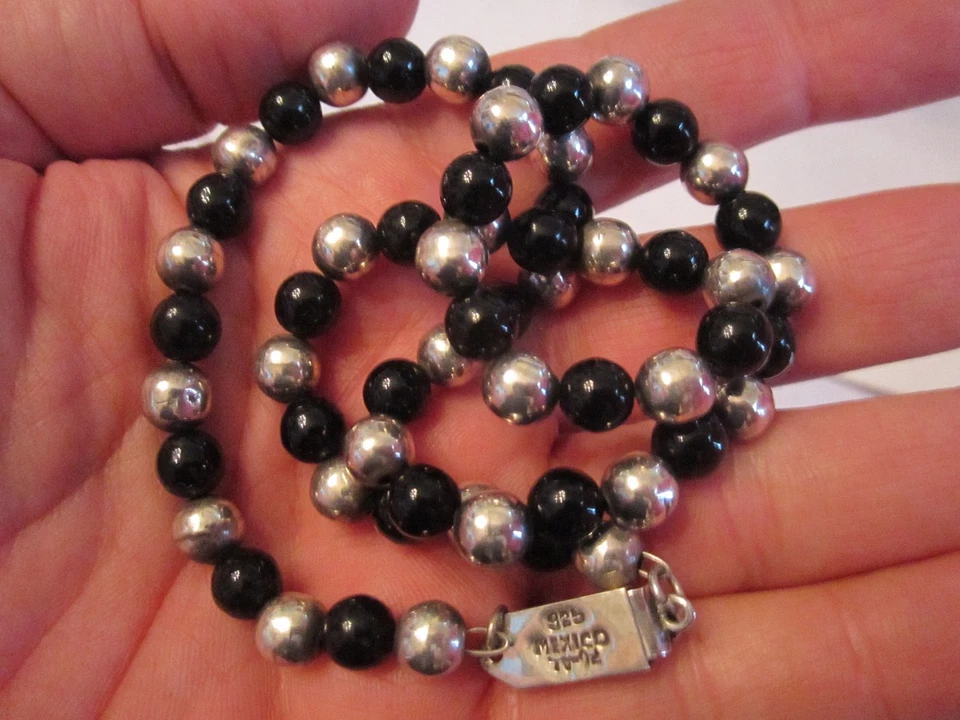 STERLING SILVER & ONYX NECKLACE - 48 GRAMS TW - 20" LONG - BOX SC-3 - Image 2 of 4