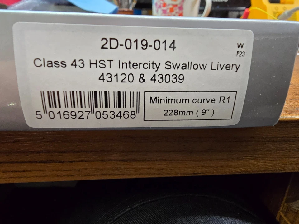 2D-019-014 N GAUGE DAPOL CLASS 43 HST NINTERCITY SWALLOW DCC READY NEW - Image 3 of 4