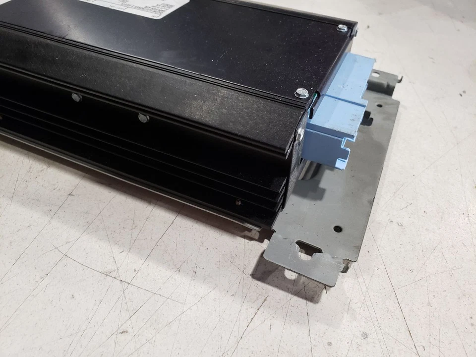 Amplificador de audio de radio - Chevrolet Corvette C6 2008 base LS3 - 05-08 OEM 15841685 Foto 4 de 4