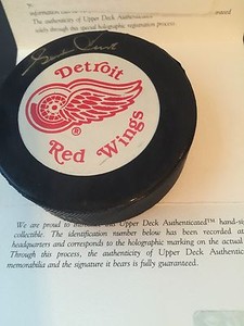 gordie howe signed puck