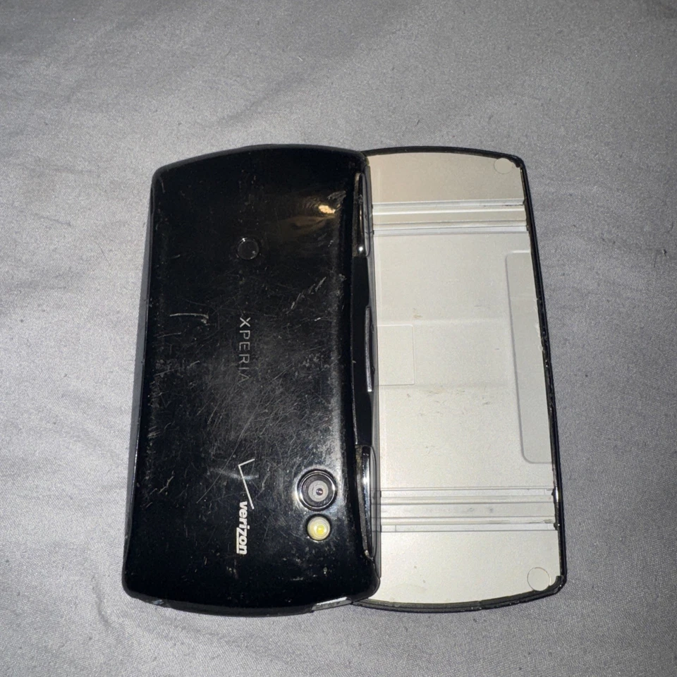 Sony Ericsson Xperia PLAY CDMA - 512 MB - Blue ** parts only ** - Image 4 of 4