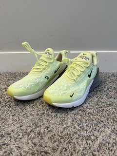 Nike Air Max 270 apenas voltios usadas para mujer talla 8 sin caja