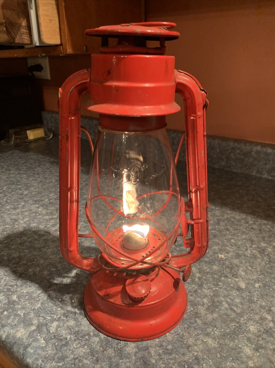 Winged Wheel No.500 Red Vintage Lantern. Original Globe. Very Well