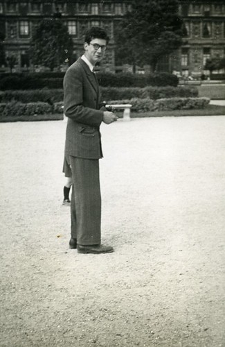 France Paris Young Amateur Photographer and Camera Old Snapshot Photo 1947 - 第 1/3 張圖片
