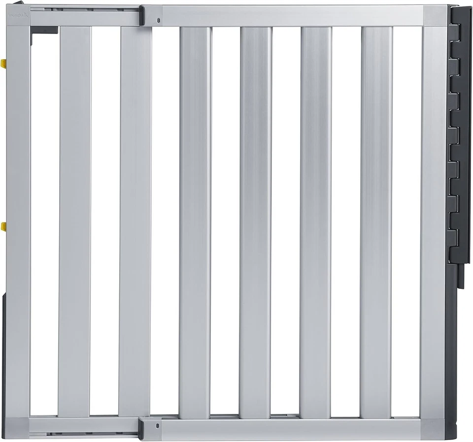 Munchkin® Loft Hardware Montado Puerta para Bebé para Escaleras Pasillos Puertas Nueva Caja Abierta Foto 2 de 4