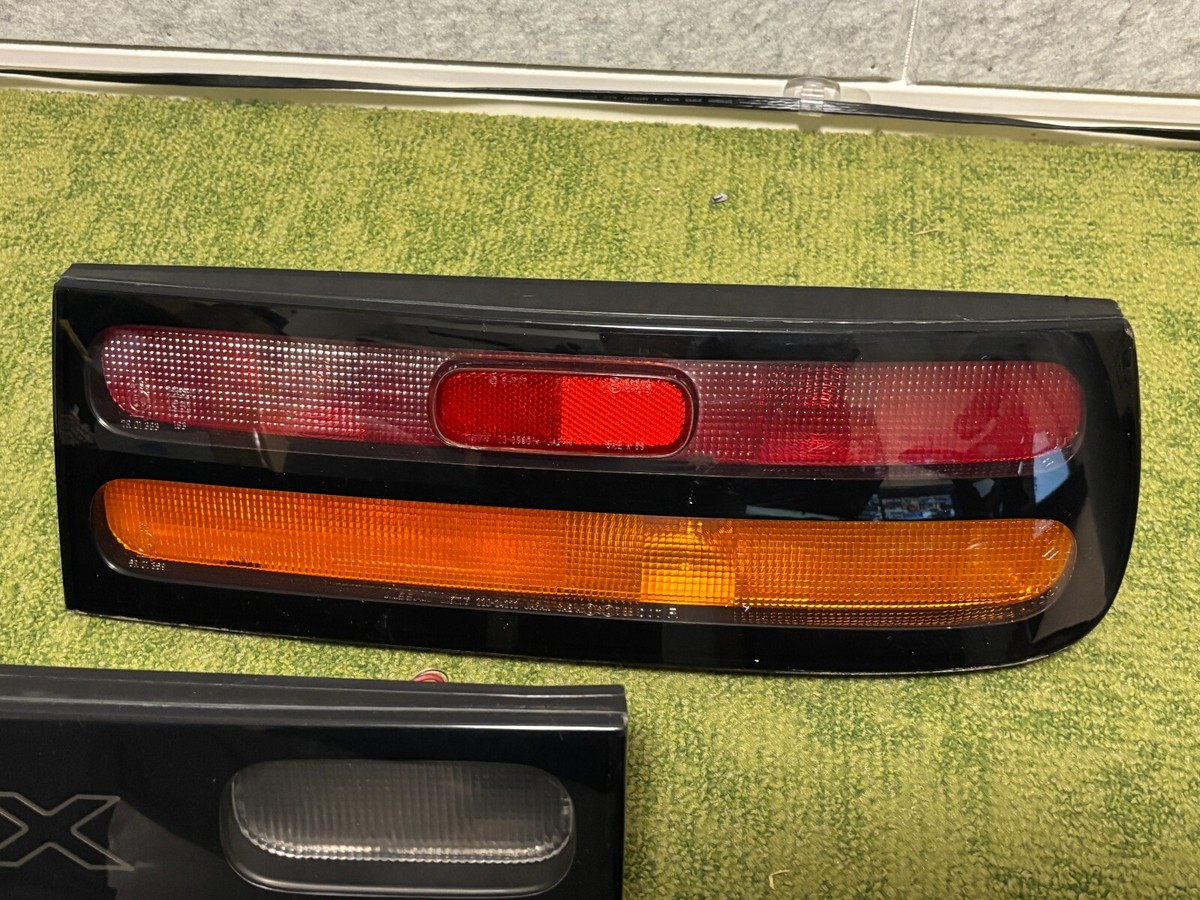 ラメール３点セット(55,000円相当) Nissan Genuine 300ZX Fairlady Z Z32 Tail Light Lamp Center Garnish