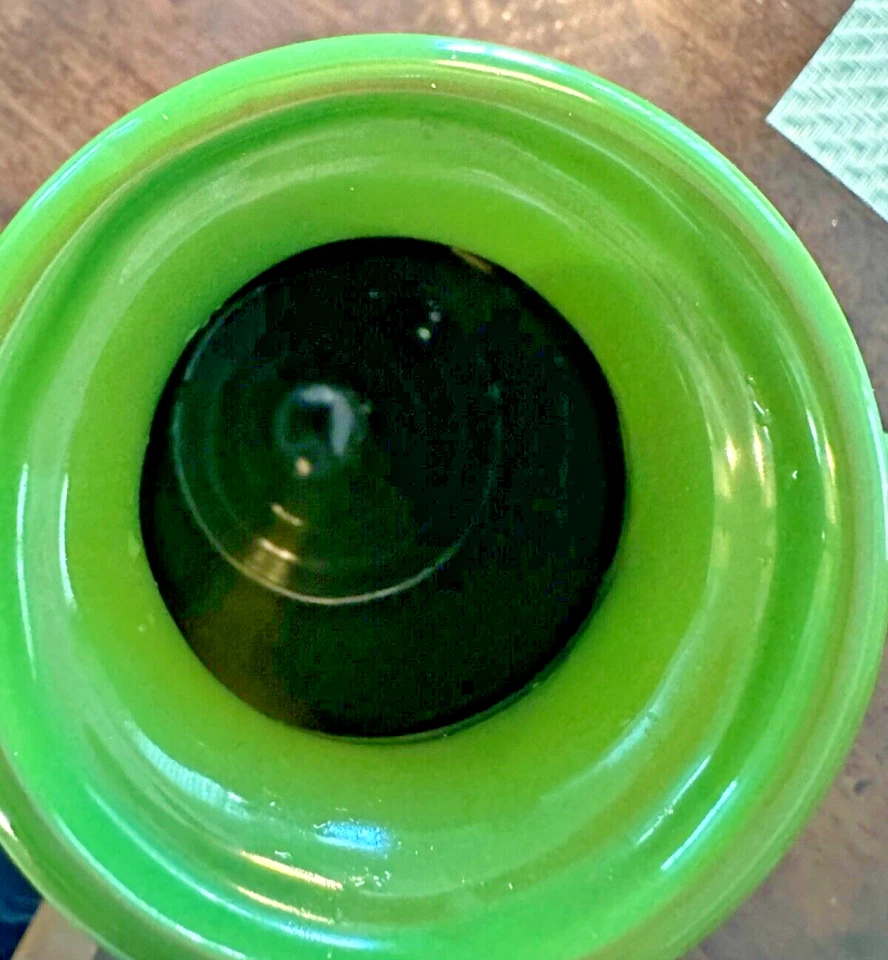 Southern Living At Home Vase Green Olive Size 6.5 Tall Very Good Condition - Image 3 of 4