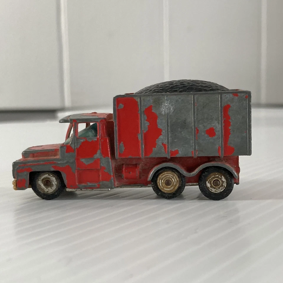 Husky 10 Red Guy Warrior Coal Truck Fair ~ Brisbane ~ Same day - image 4 of 4