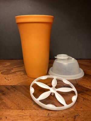 Vtg 1970's Tupperware QUICK SHAKE Mixer Blender GOLD