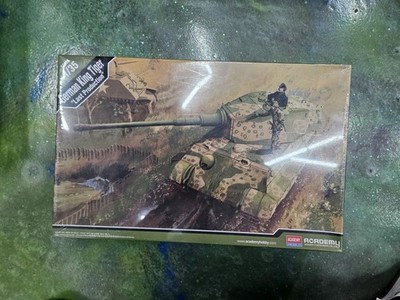 Academy Plastic Model kit 1/35 German King Tiger Last Production Tank #13229