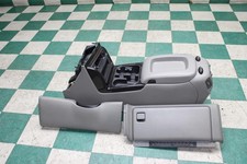 03-06 Avalanche Grey Floor Center Console W Aftermarket Rca Jack Glovebox 03-06 Avalanche Grey Floor Center Console W Aftermarket Rca Jack Glovebox