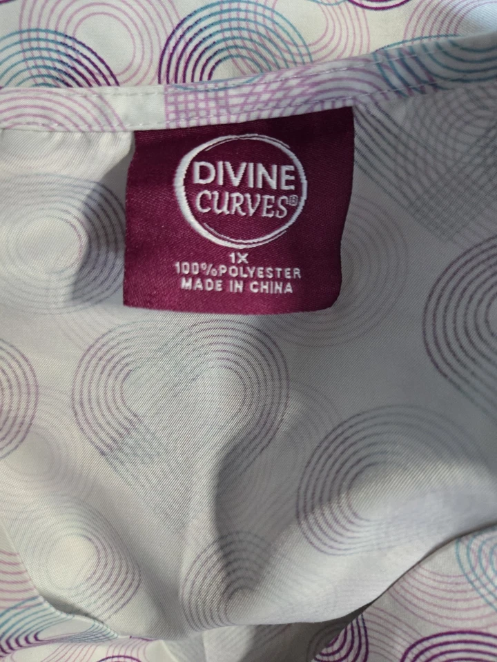 DIVINE CURVES SCRUB TOP size 1X (XL)-Pastel/White Hearts & O's-Chest 26"/L 29" - Image 3 of 4