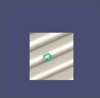 Smaragd in Lindgrün - Pastellgrüne Schönheit von Greenfire
