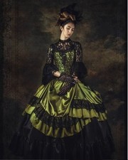 Green Victorian Prom Dress Delicate Lace Appliques Tiered Ruffles Lolita Gothic