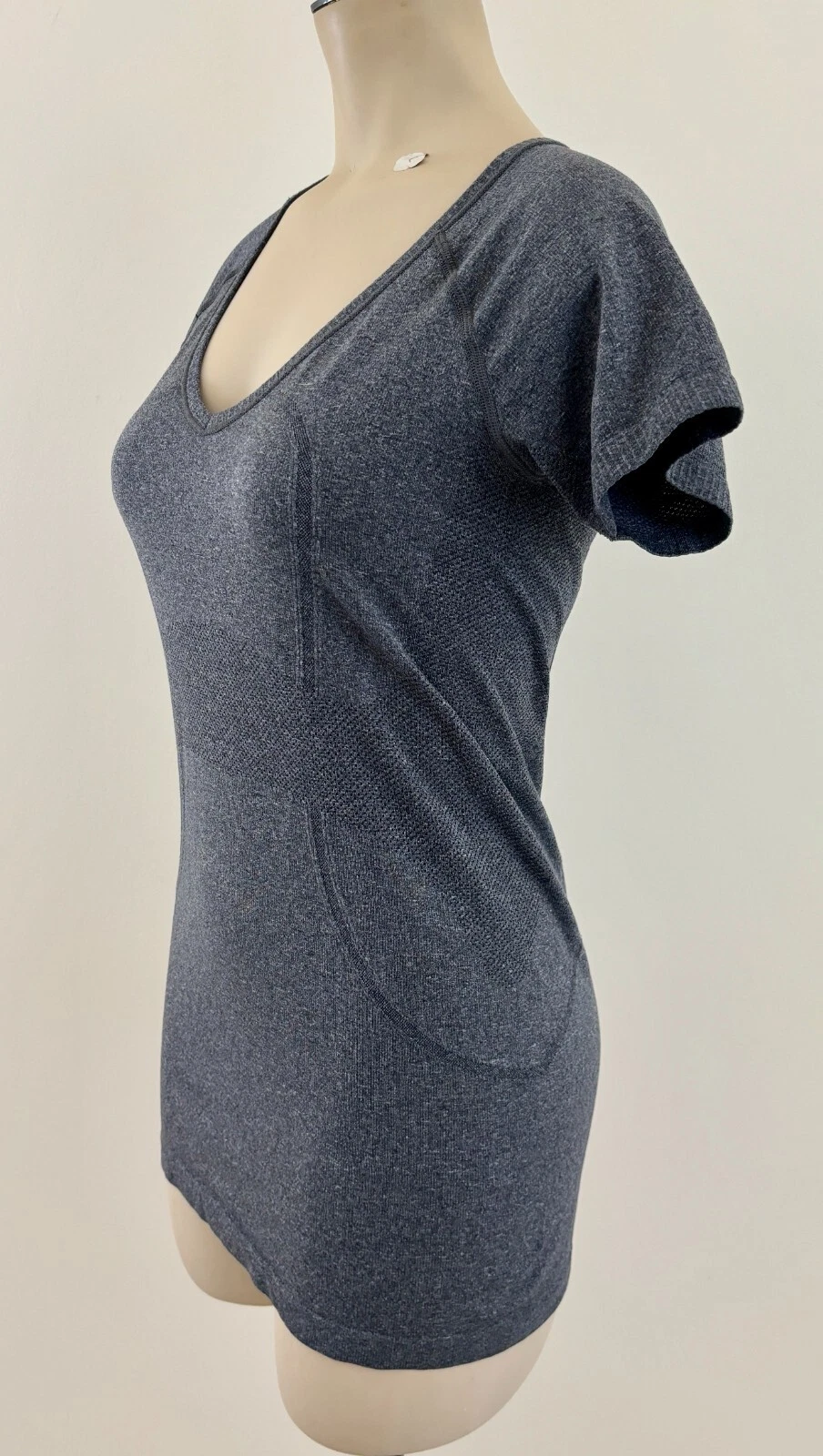 lululemon run swiftly v-neck stretch exc shirt