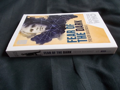 Doctor Who #5 Fear Of The Dark by Trevor Baxendale Paperback Book 2013 - Picture 2 of 8