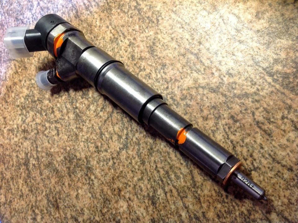 Fuel Injector  FREELANDER TD4 Diesel   auto 2.0 0445110130 Bosch REMANUFACTURED  - Image 2 of 4