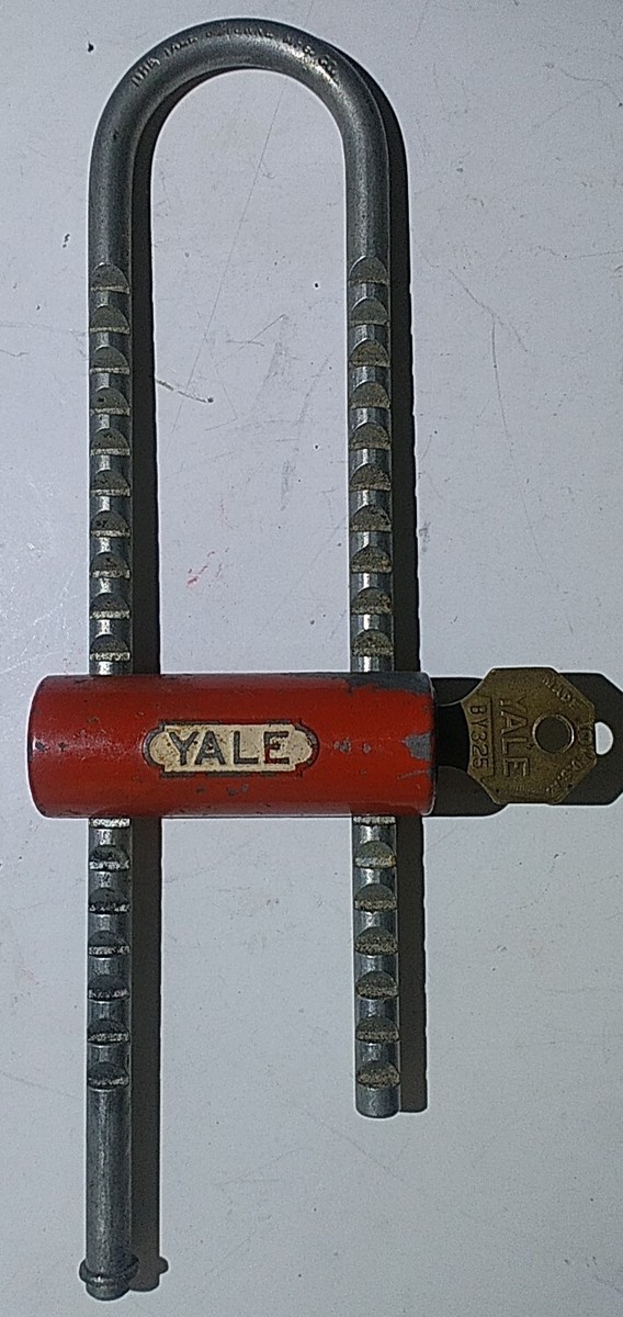 Vintage Yale 222 Lock With Long Neck Pad Lock Bike lock 1