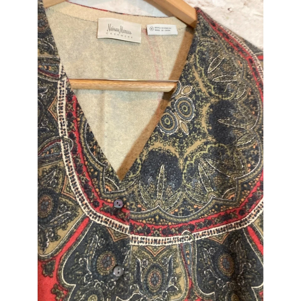 Suéter de cachemir Neiman Marcus para mujer mediano rojo cachemir botón delantero cárdigan Foto 3 de 4