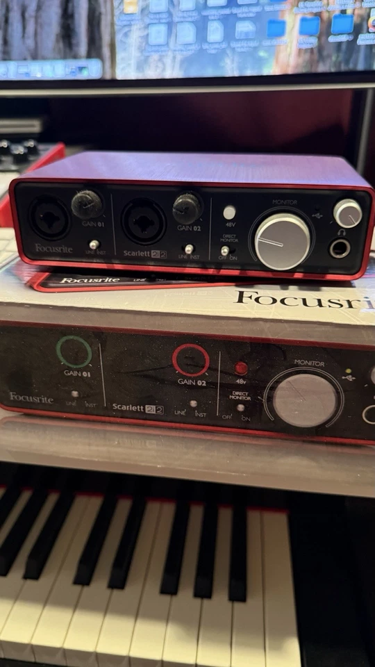 Interfaz de grabación USB Foxusrite Scarlett 2i2.  Foto 2 de 4