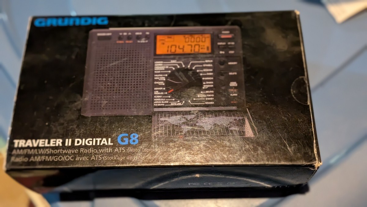 GRUNDIG G8 TRAVELER II DIGITAL AM/LW/FM/SW 4 BANDS WORLD TIME