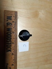 Black Test Equipment, Radio knobs w/indicator line   (7C)