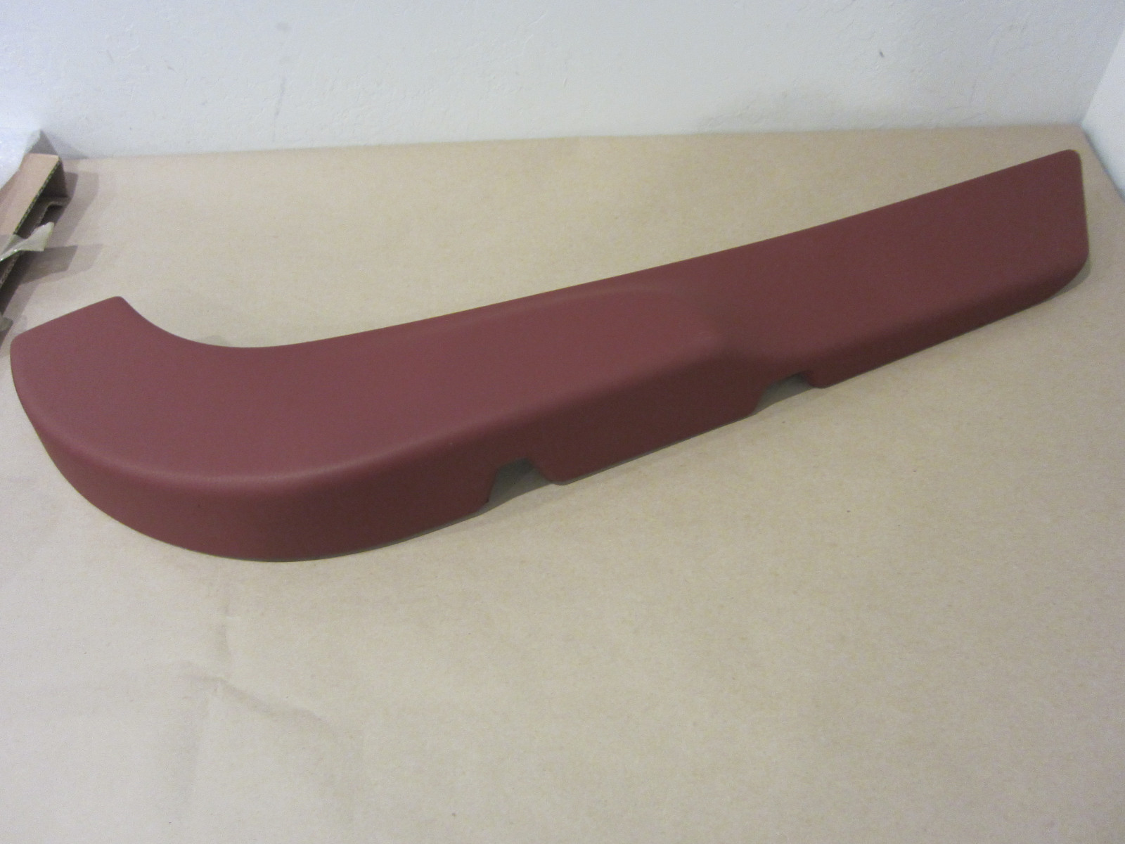 Maserati GranTurismo. LH Door Pocket/Bordeaux. Part#68257207