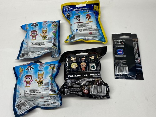 Lotto bustine cieche sigillate Five Nights At Freddys FNAF Marvel DC Minis Attack Titan - Foto 2 di 2