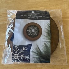 MSQC Missouri Quilt Company Snowflake Embroidery Kit with Frame