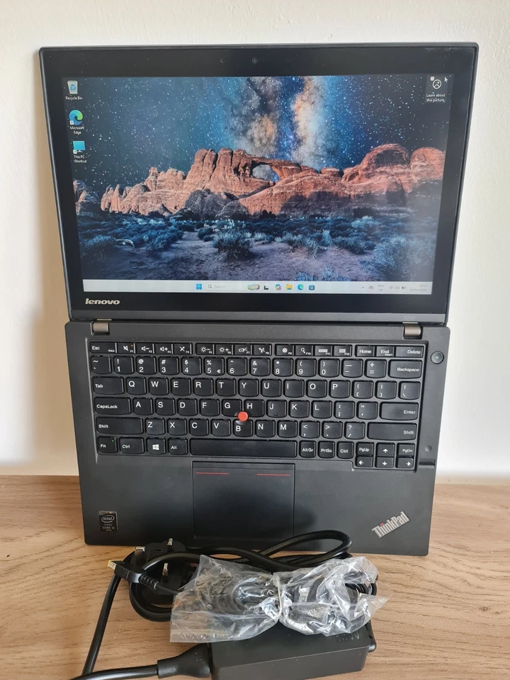 Lenovo ThinkPad X240 · i5-4300U · 4GB · 240GB, photo 2 of 5