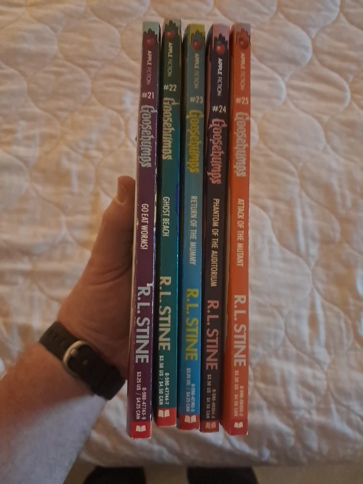 Set Of 5 R.L Stine First Edition Goosebumps Paperback Books #21, 22, 23, 24, 25) - Image 3 of 4