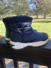 Bare Traps Darra Winter Boots Womens Size 8.5 Navy Blue Color 