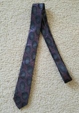 Vtg Chicago Neckwear Mens Thin Tie USA Made Purple with Green Spots
