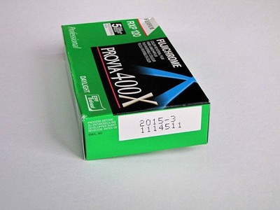 5x Fujichrome Provia 400x 120 Rollfilm, 3-2015 Kühlschrank