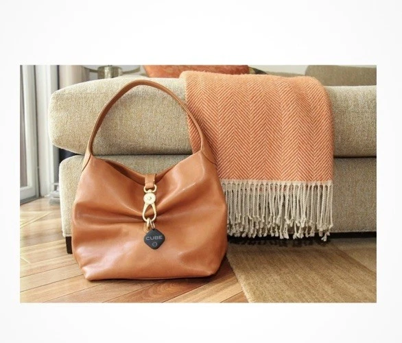 CUBE~KEY FINDER SMART TRACKER~ BLUETOOTH TRACKER -TRACK ANYTHING! NEW IN PKG - Image 4 of 4