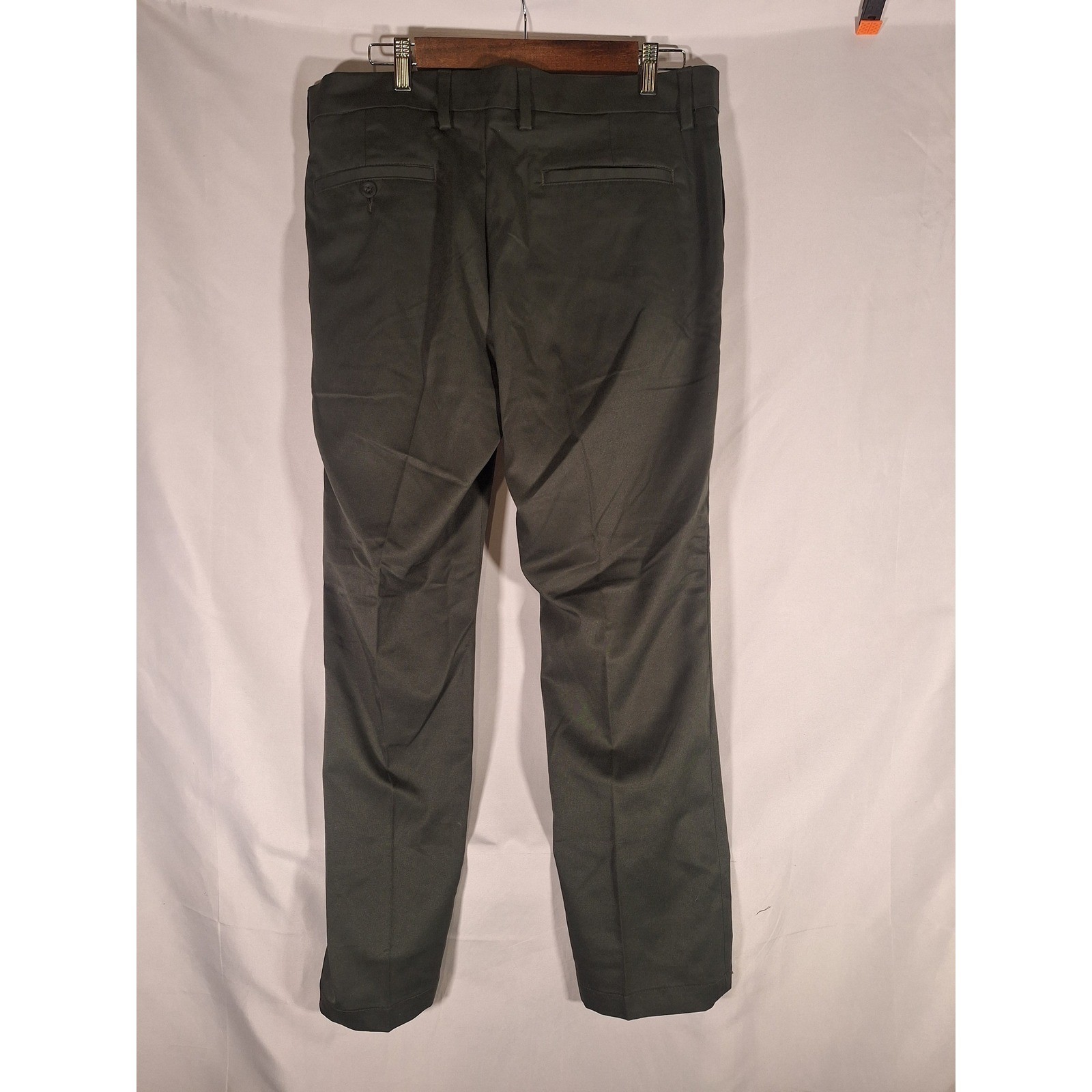 Amazon Essentials Men's Dress Pants, 34x29L, Olive Green, Business Casual thumbnail 2