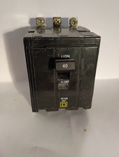 SQUARE D QOB340 3 POLE. 40A TYPE QOB BOLT ON CIRCUIT BREAKER