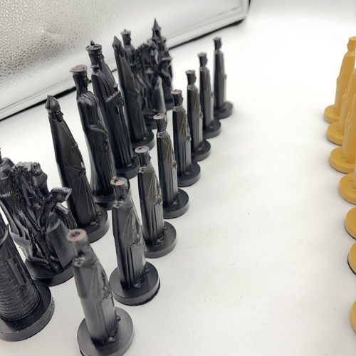 1962 Peter Ganine CONQUEROR Sculpted Medieval Chess Set 32 Piece NICE!!! - Picture 4 of 10