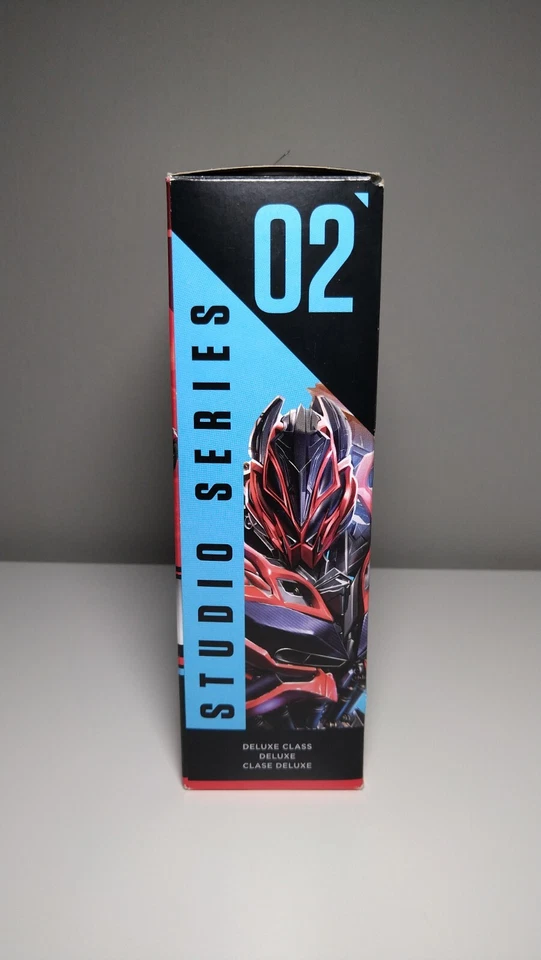 Transformers Studio Series SS-02 Stinger - Imagen 2 de 4