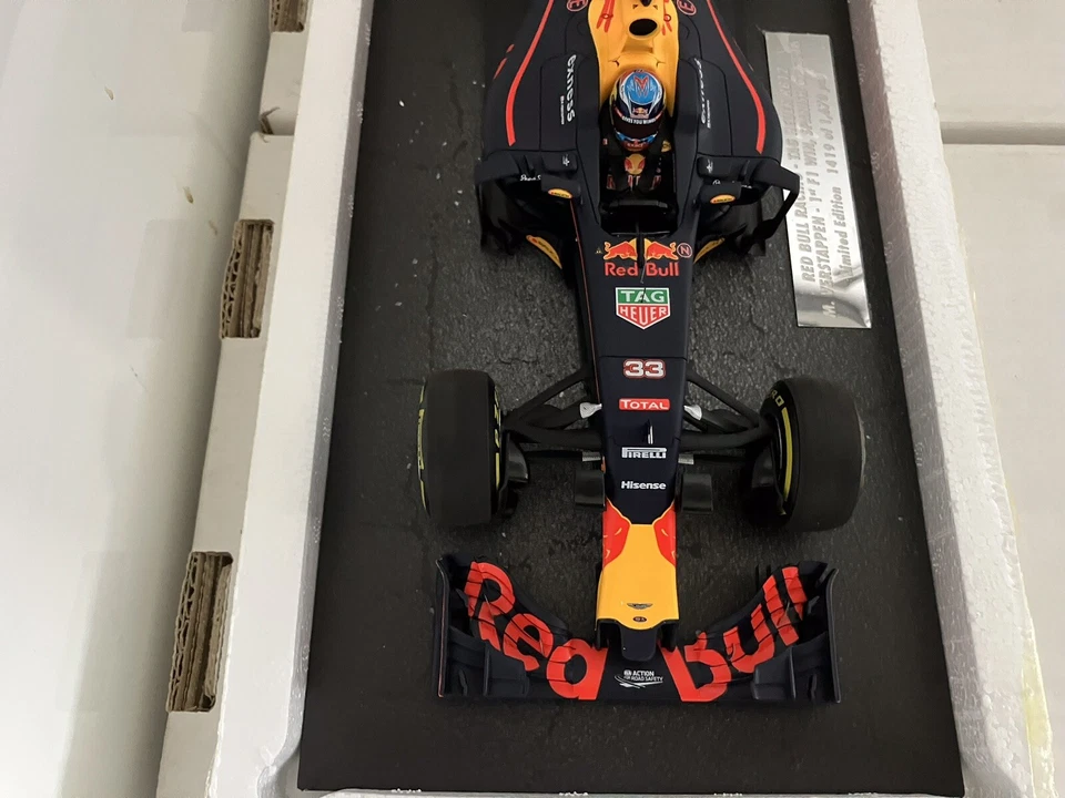 Minichamps - Red Bull RB12 M. Verstappen 1ª F1 GP de España 2016. Limitado a 1670 Foto 4 de 4
