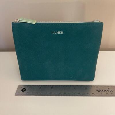 La Mer cosmetic makeup travel bag in blue teal / green