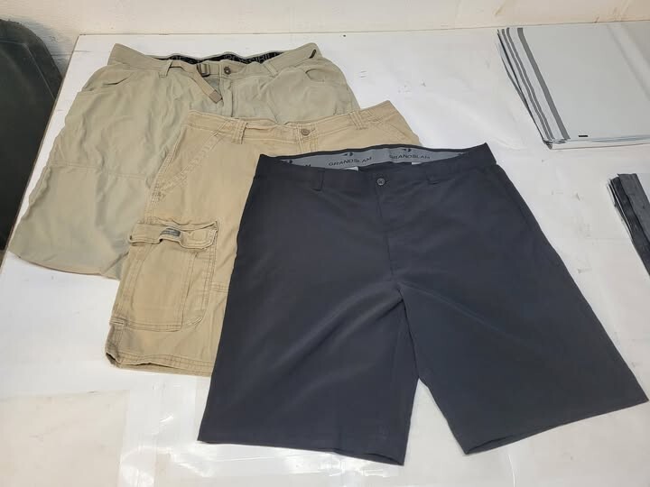 shorts lot of 3 men's casual golf shorts 3 pack size 38 / we4511 r3-image