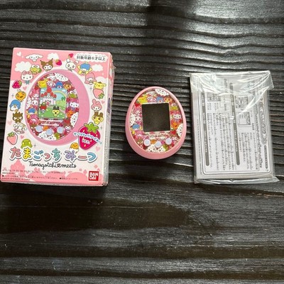 Bandai Tamagotchi Meets Sanrio Characters Pink Digital Pet Console (unbenutzt...