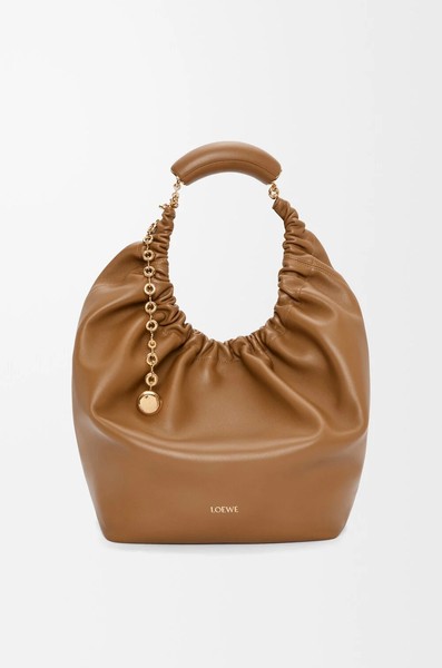 Loewe Medium Squeeze bag in Brown Leather Shoulder Bag, Adjustable Gold Strap