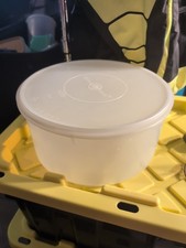 Vintage Tupperware 256 Cake Large Storage Container Seal Lid 224 Warped Bottom